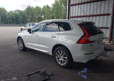2018 Volvo Xc60 T5 Momentum z USA, uszkodzony, nr VIN LYV102RKXJB117271